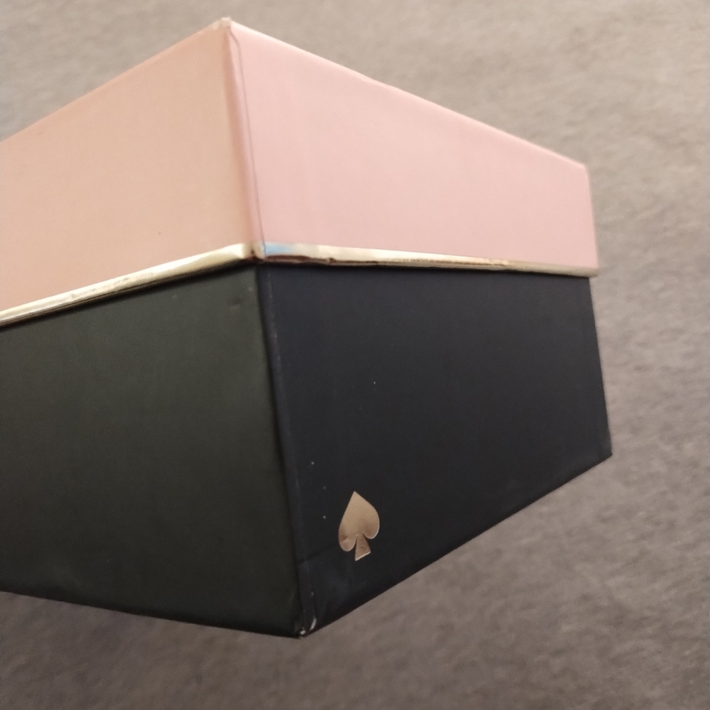 Kate Spade Shoe Box with Kate Spade Tissue Paper - Picture 10 of 16
